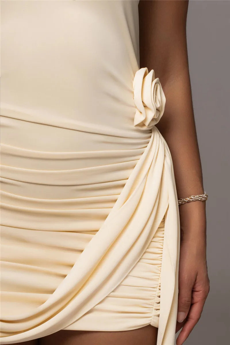 שמלת מיני כיווצים בעיצוב קשירה בצוואר בעיטור אפליקציות פרחים - ג'סמינה