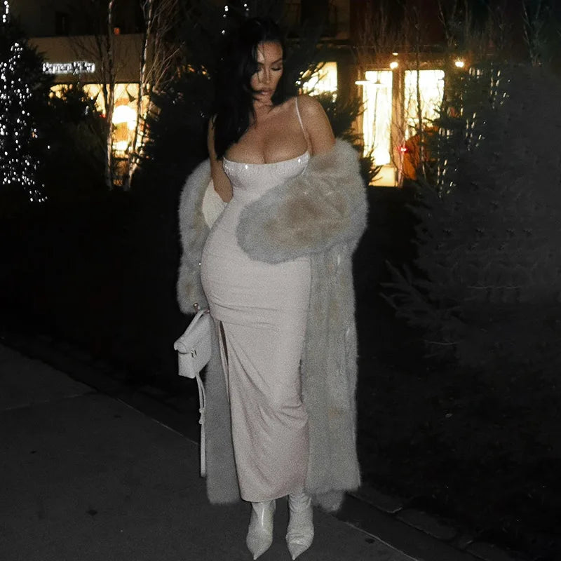 שמלת מידי בד מחטב בעיטור חרוזים בעיצוב שסע - ברברה