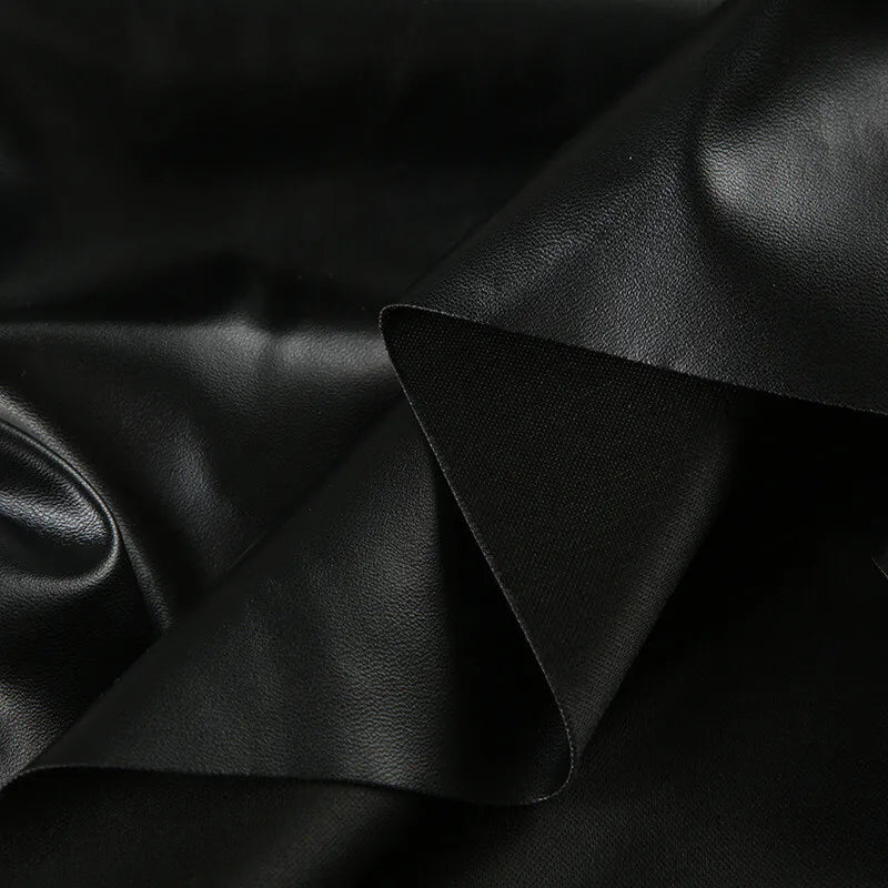 טופ דמוי עור בעיצוב אסימטרי - קמי