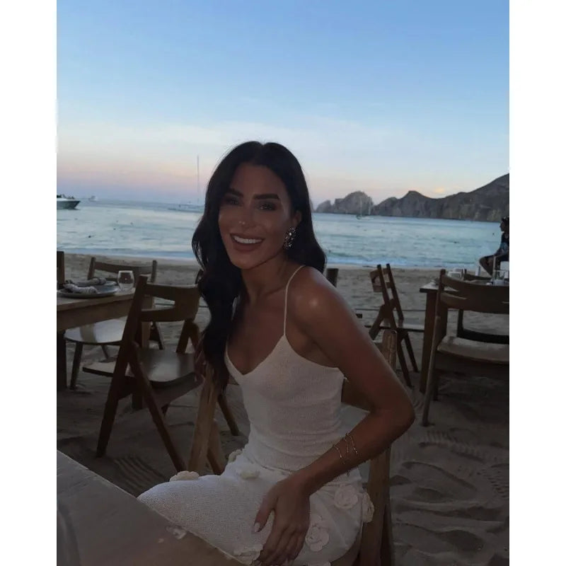 שמלת מקסי סרוגה בעיטור אפליקציות פרחים בעיצוב קשירה בגב פתוח - Malaya