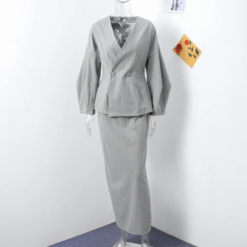 סט שני חלקים צמרי בעיצוב מלכותי חצאית מידי ובלייזר - Reina