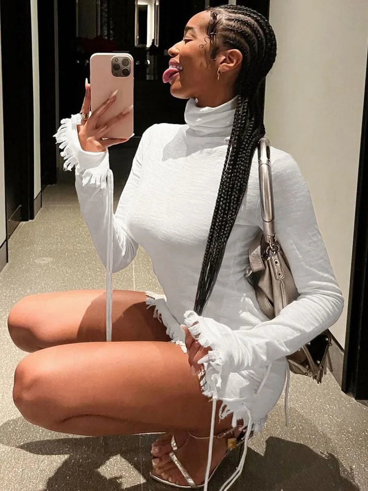 שמלת מיני צווארון גולף בעיטור חוטים וציציות - מליקה