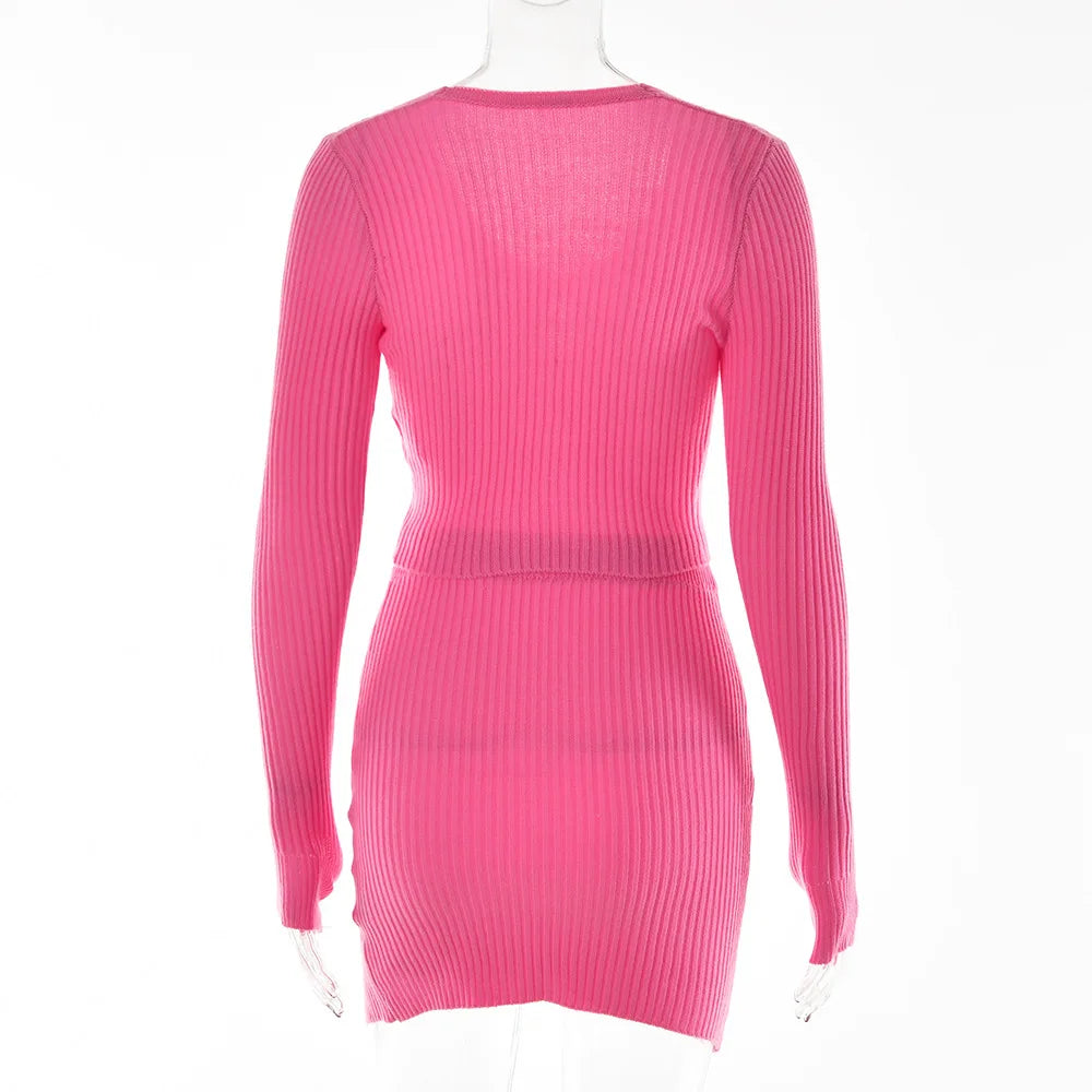 סט סרוג חצאית מיני וחולצת סגירת כפתורים - כרמי