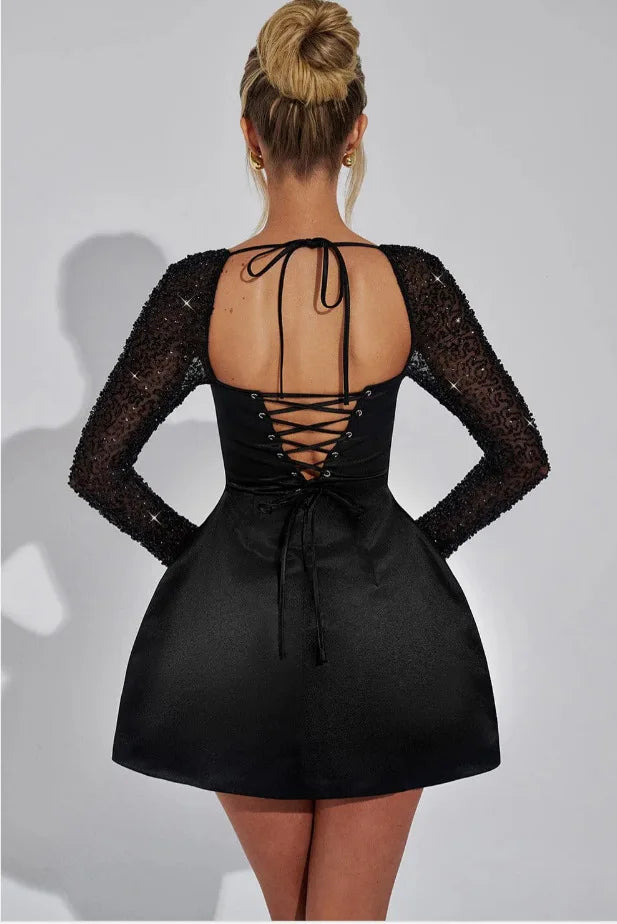 שמלת מיני סאטן בעיצוב שרוולי רשת בעיטור נצנצים - Amara