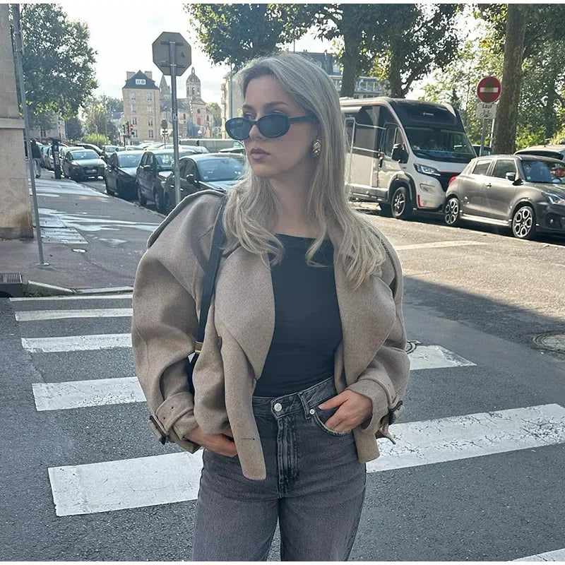 ג'קט צמר קצר בעיטור כפתורים - ג'יימס