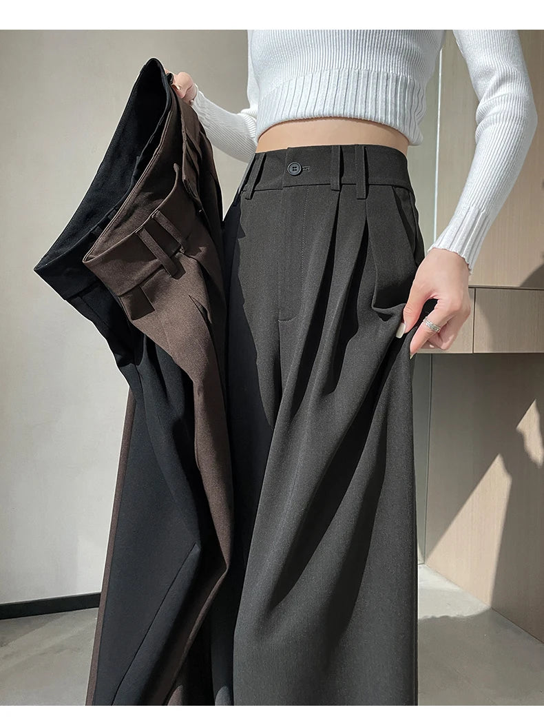 High-waisted tailored pants in a LOOSE design