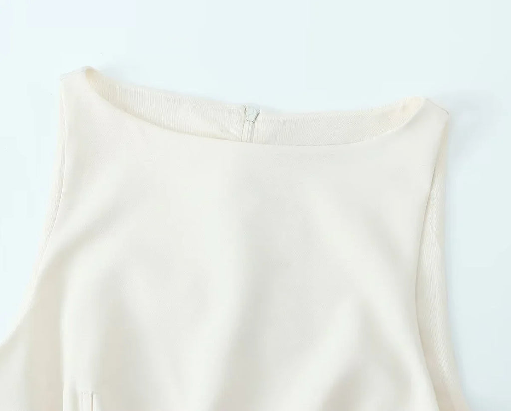 שמלת מיני מחויטת בשילוב חגורה תואמת  - סרינה