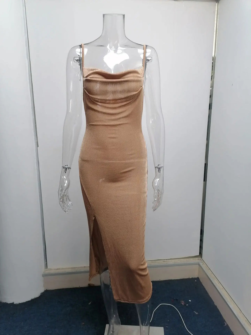 שמלת מידי קיצית סרוגה בעיטור שסע - סמייל