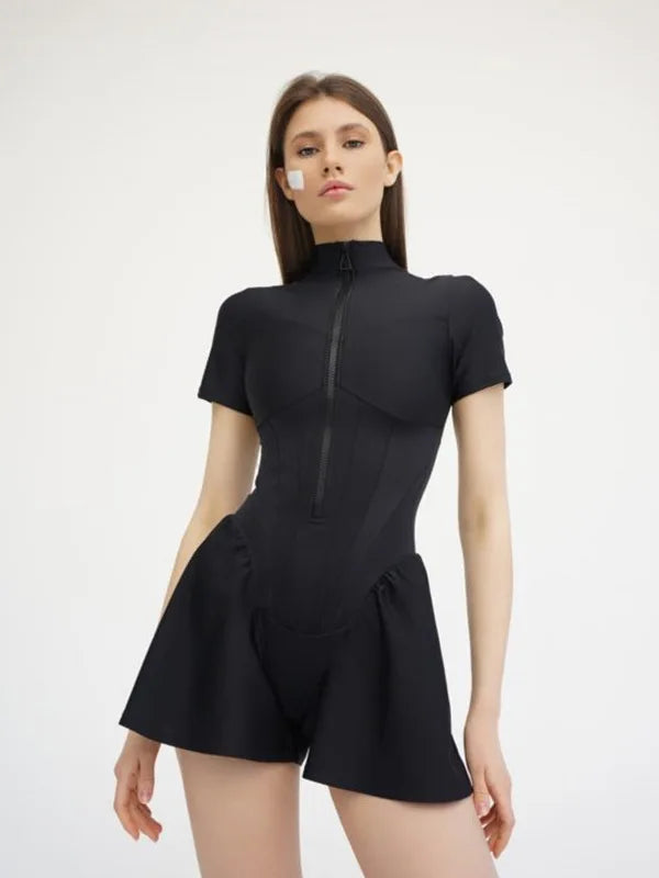 אוברול ספורטיבי קצר בגזר מחוך סגירת רוכסן קדמי - Averie