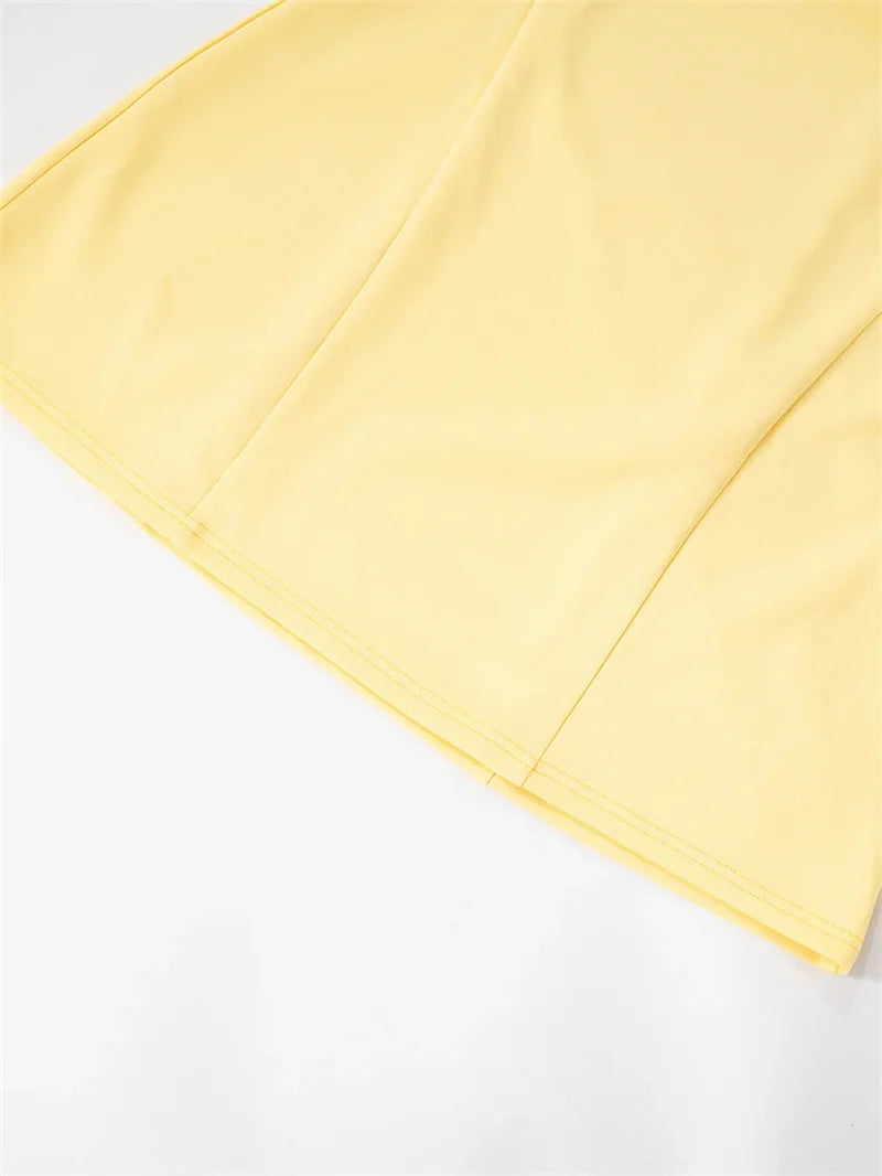 שמלת מיני בגזרת A כתפיים חשופות בעיטור קשירה - שלי