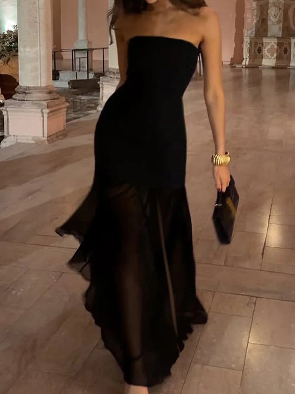 שמלת מקסי סטרפלס בעיטור שיפון ושסע - Lettie