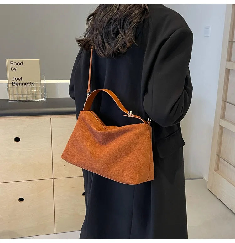 Suede bag with classic design
