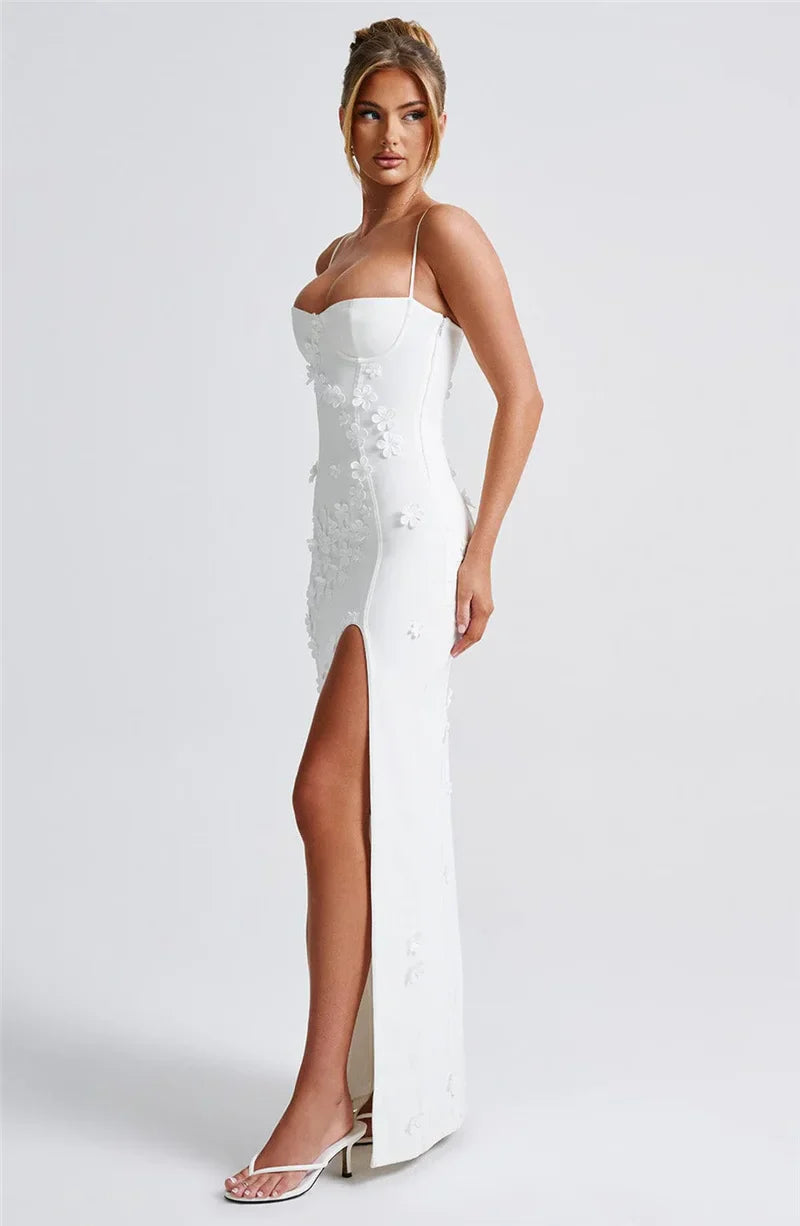 שמלת מקסי בעיצוב שסע בעיטור אפליקציות פרחים - קלריסה