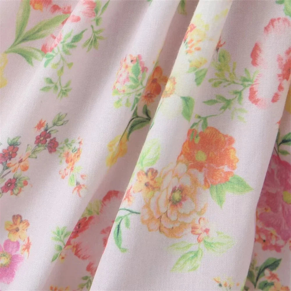 שמלת מיני קיצית פרחונית / לבנה בגזרת A בעיצוב כפרי וינטג' - סופיה