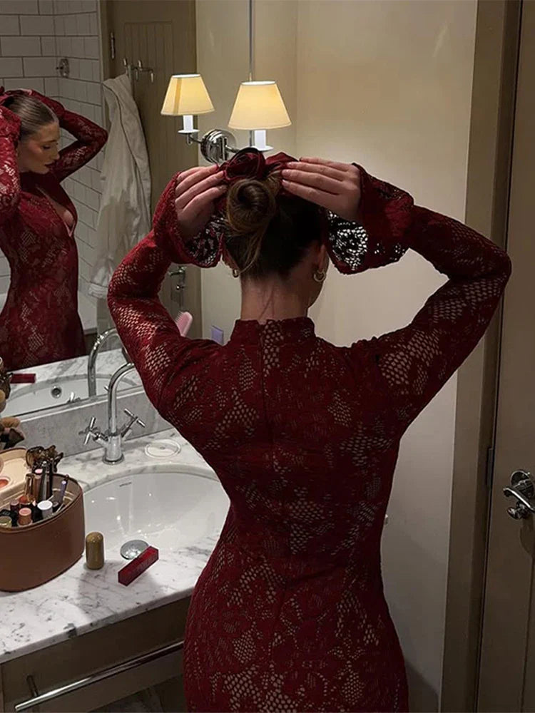 שמלת מקסי תחרה צווארון גבוהה בעיטור סגירת כפתור שרוולי פעמון - Amora