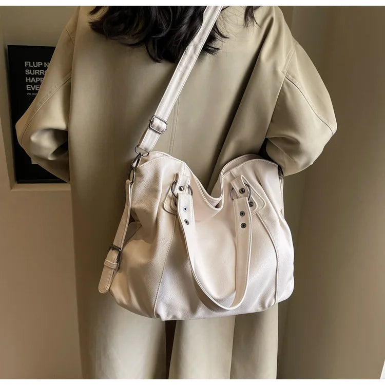Retro design faux leather bag