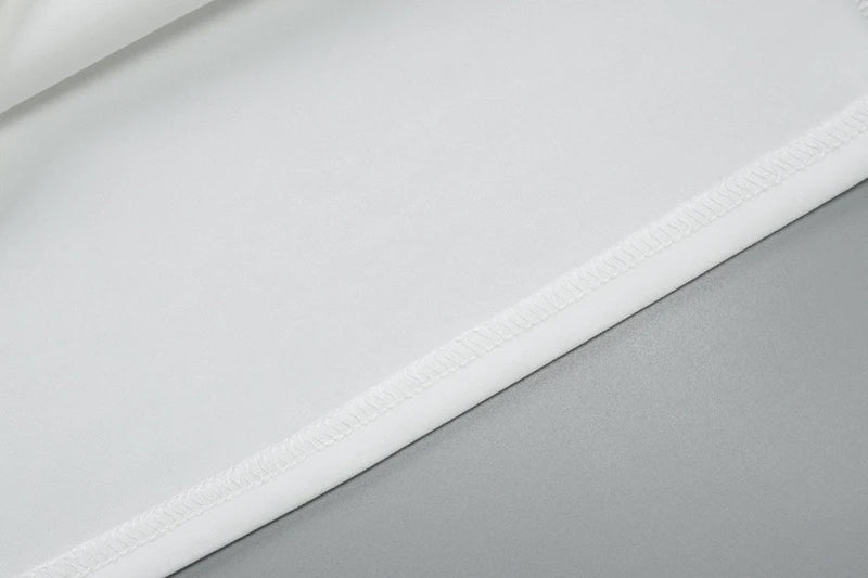 שמלת מיני סאטן כתפיים חשופות שרוולי תחרה - AMALIA