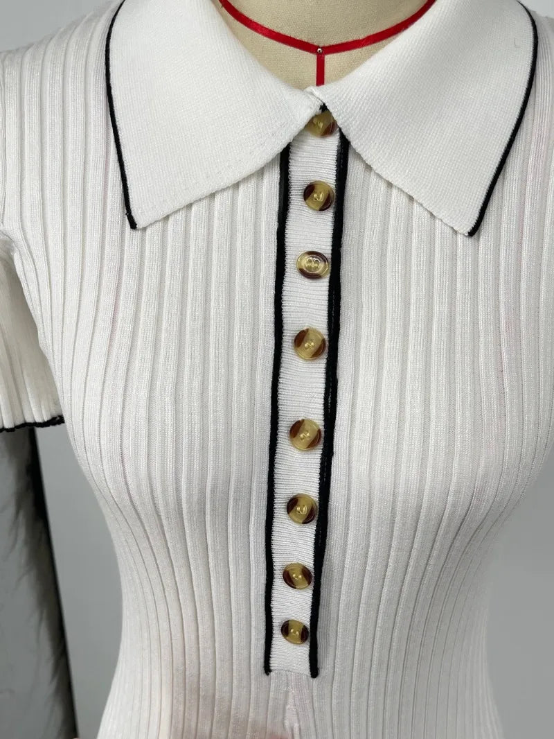 שמלת מקסי סרוגה בעיצוב אלגנטי בעיטור כפתורים - Ivanna