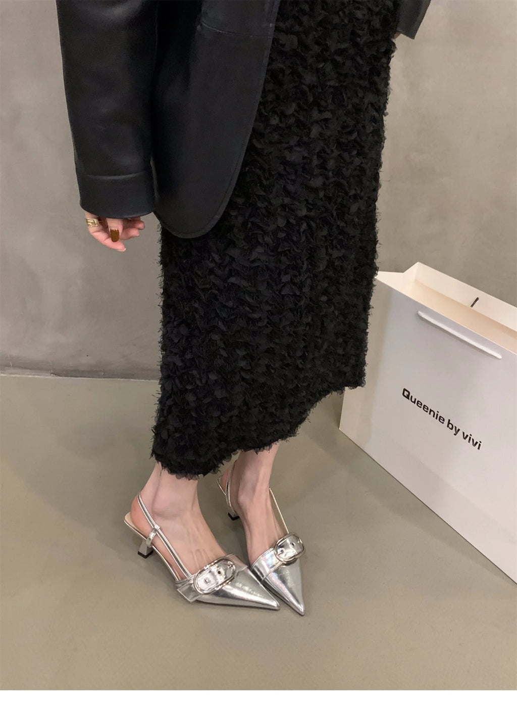 נעלי עקב שפיץ דמוי עור בעיטור חגורת אבזם - פנלופה