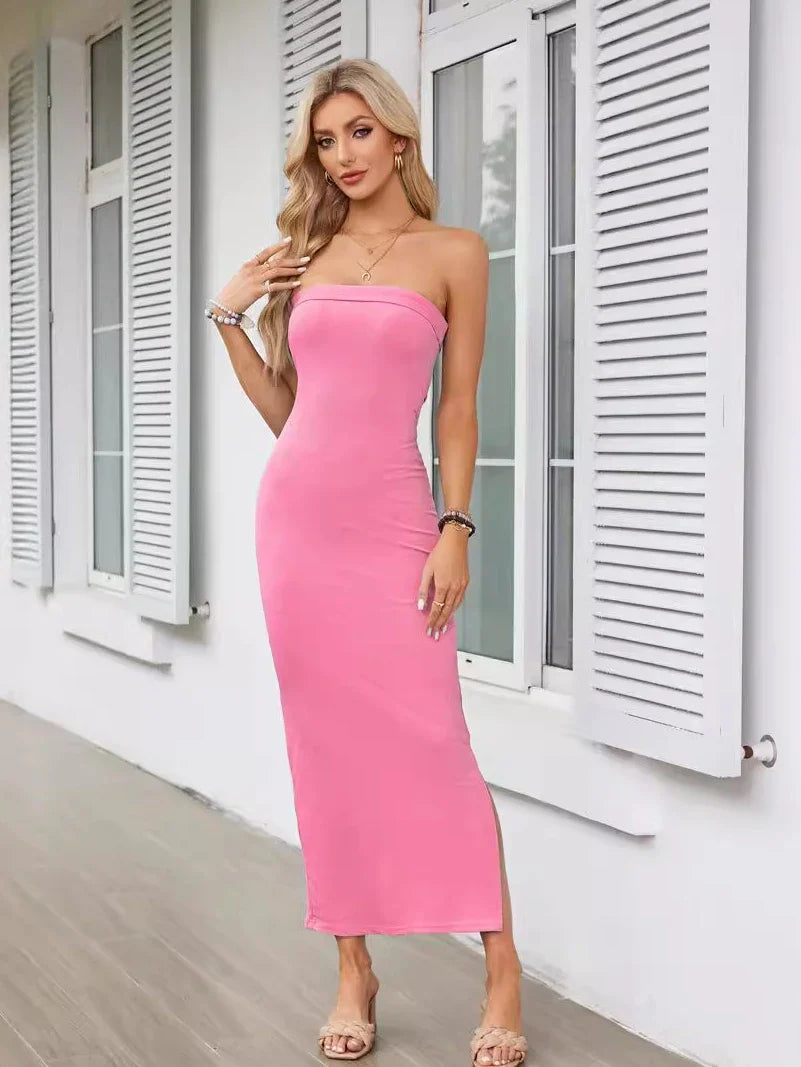 שמלת מקסי סטרפלס צמודה שסע קטן בד מחמיא ומחטב - בת'