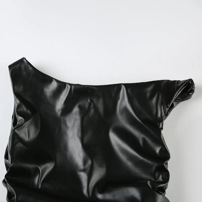 טופ דמוי עור בעיצוב אסימטרי - קמי