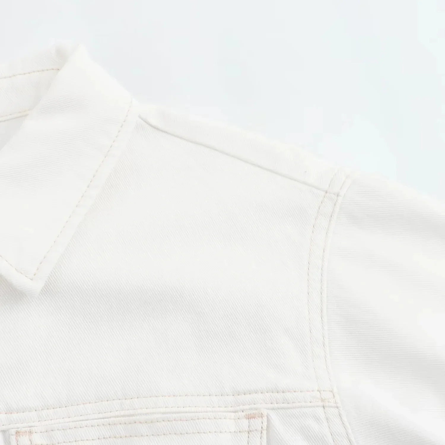 חליפת דנים שני חלקים לבנה מכנס חצאית ובלייזר מכופתר צווארון פולו  -  ג'נסיס