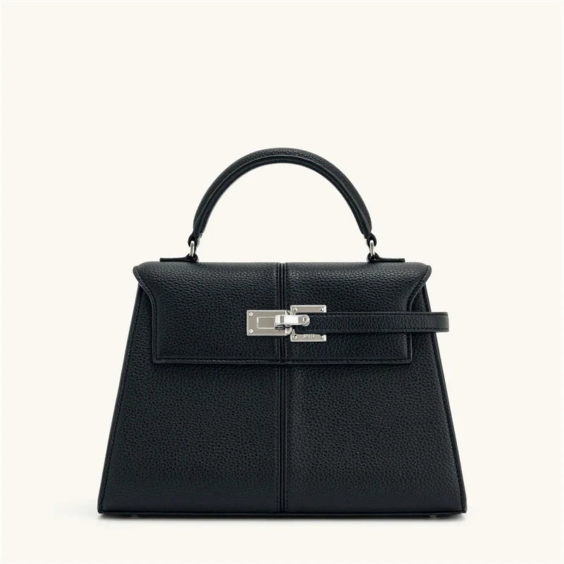 Leather bag with luxury design