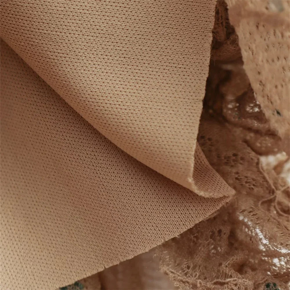 סט שני חלקים טופ כתפייה אחת וחצאית מידי בעיצוב קפלים תחרה בעיטור זרקונים - MELLISA