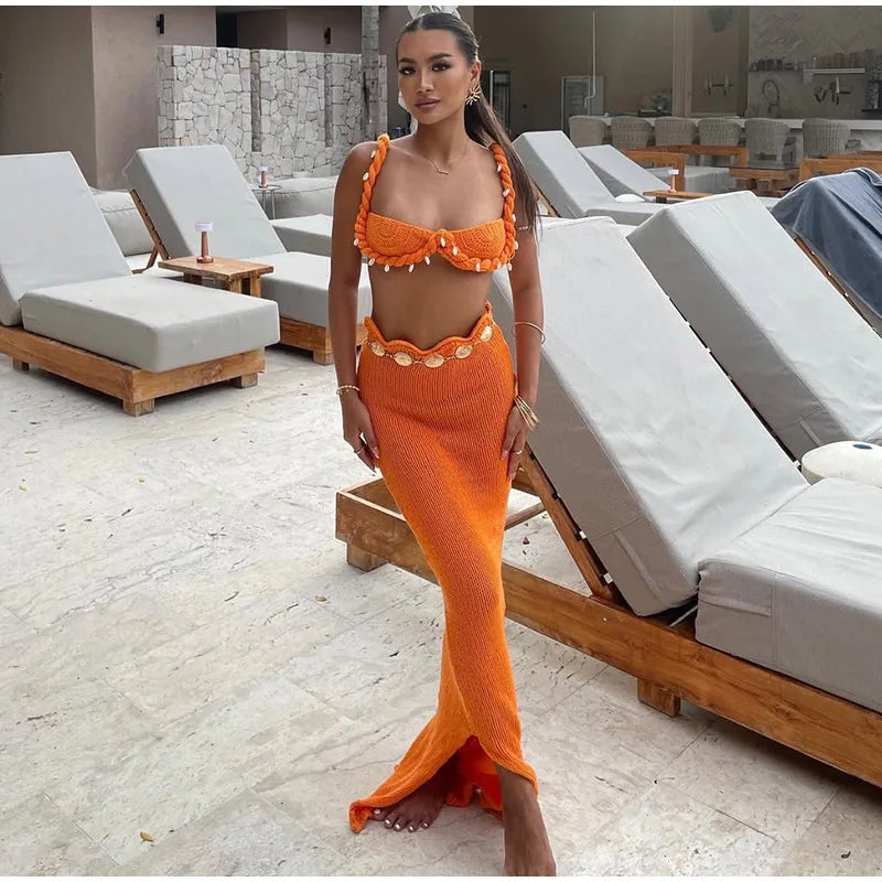 סט חוף סרוג שני חלקים בעיטור צדפות ופנינים טופ וחצאית מקסי / מיני - Adrianna