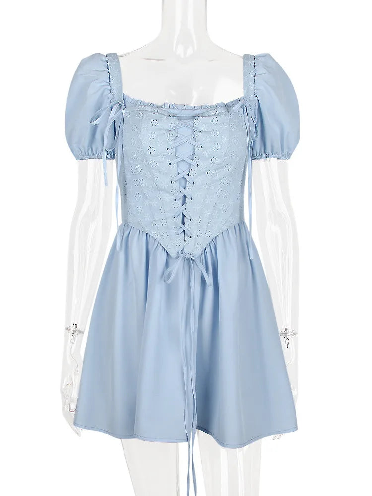 שמלת מיני סטייל כפרי בעיצוב מחוך - תכלת