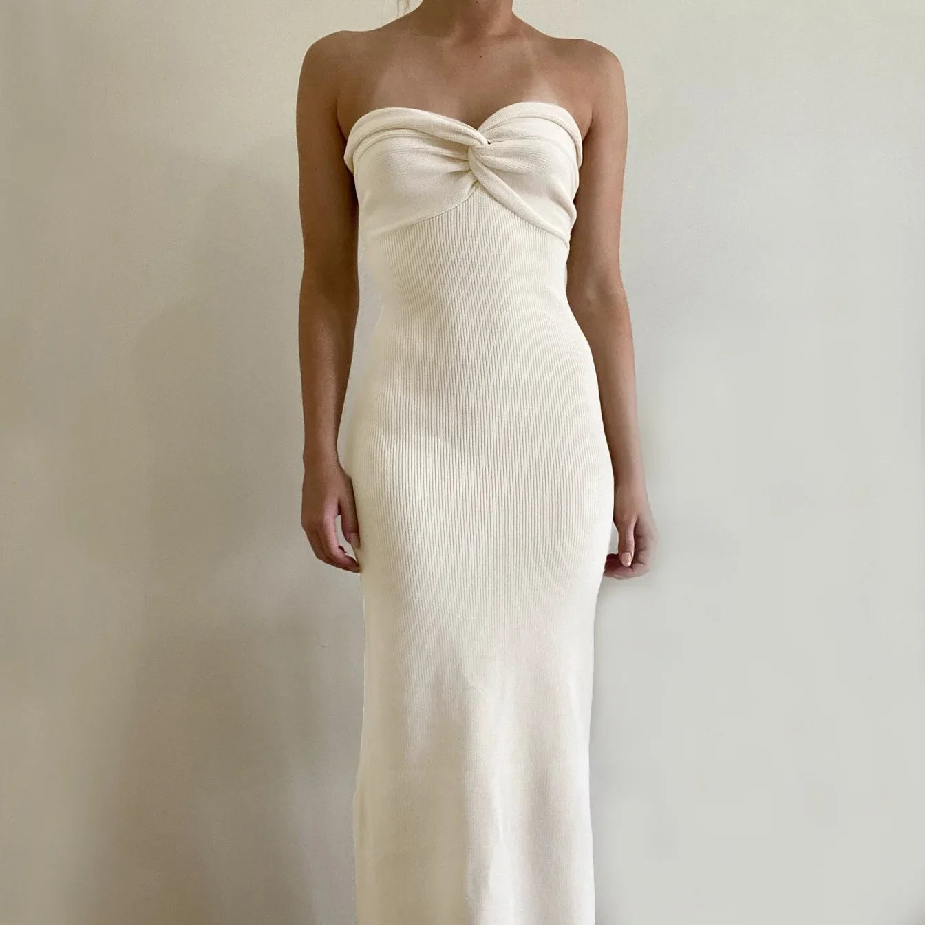 42896312598703|42896312631471|42896312664239