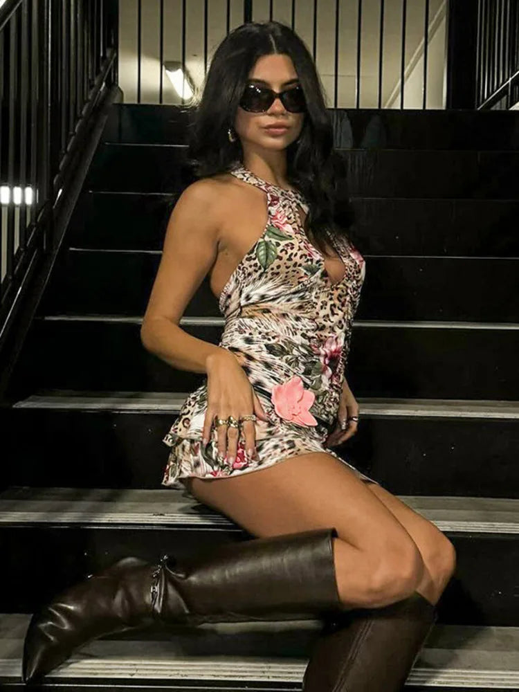 שמלת מיני קולר בהדפס מנומר בעיטור פרחים גב פתוח - צ'ילי