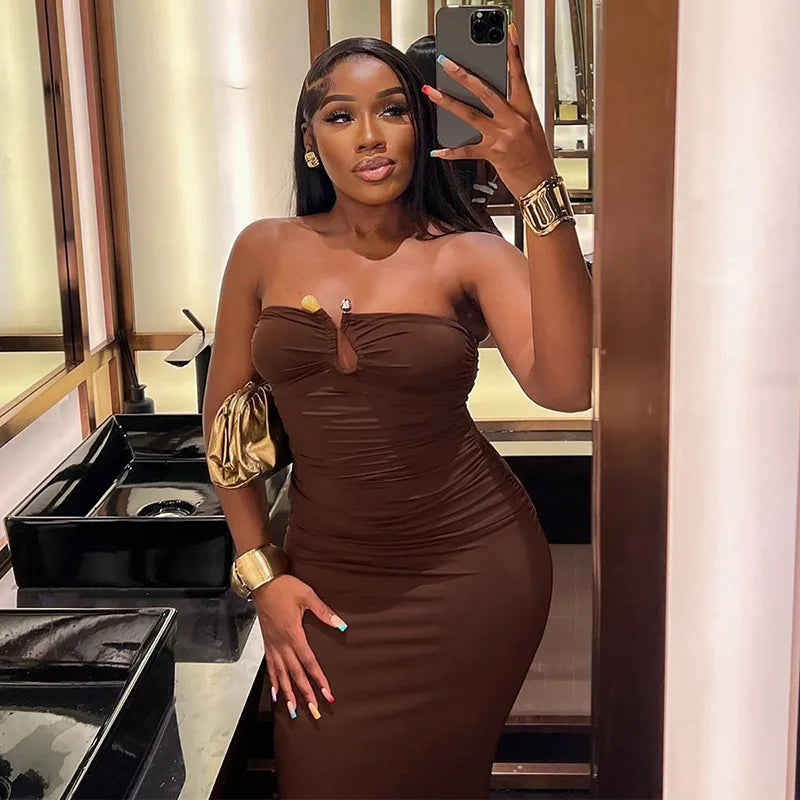 שמלת מקסי סטרפלס בעיצוב אבזם - מויה