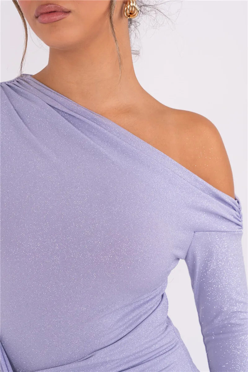 שמלת מקסי נצנצים בעיצוב כיווצים וכתף חשופה - ג'ולייט