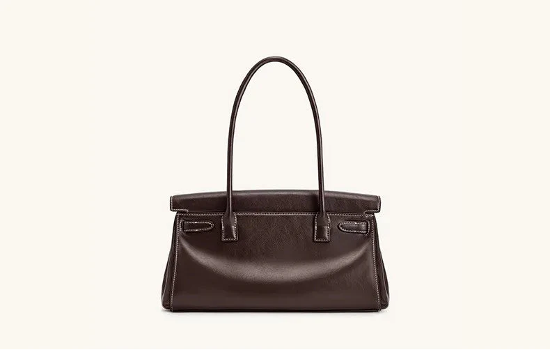 Leather bag with luxury design