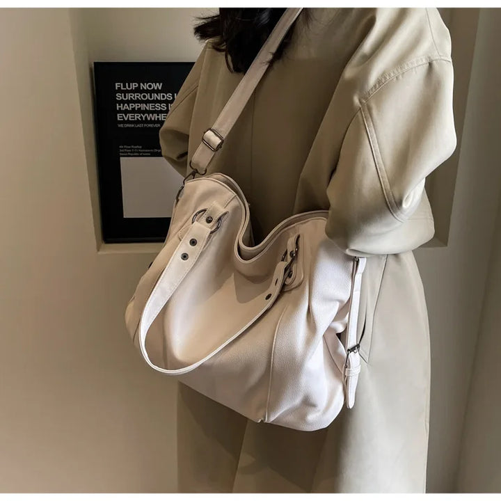 Retro design faux leather bag