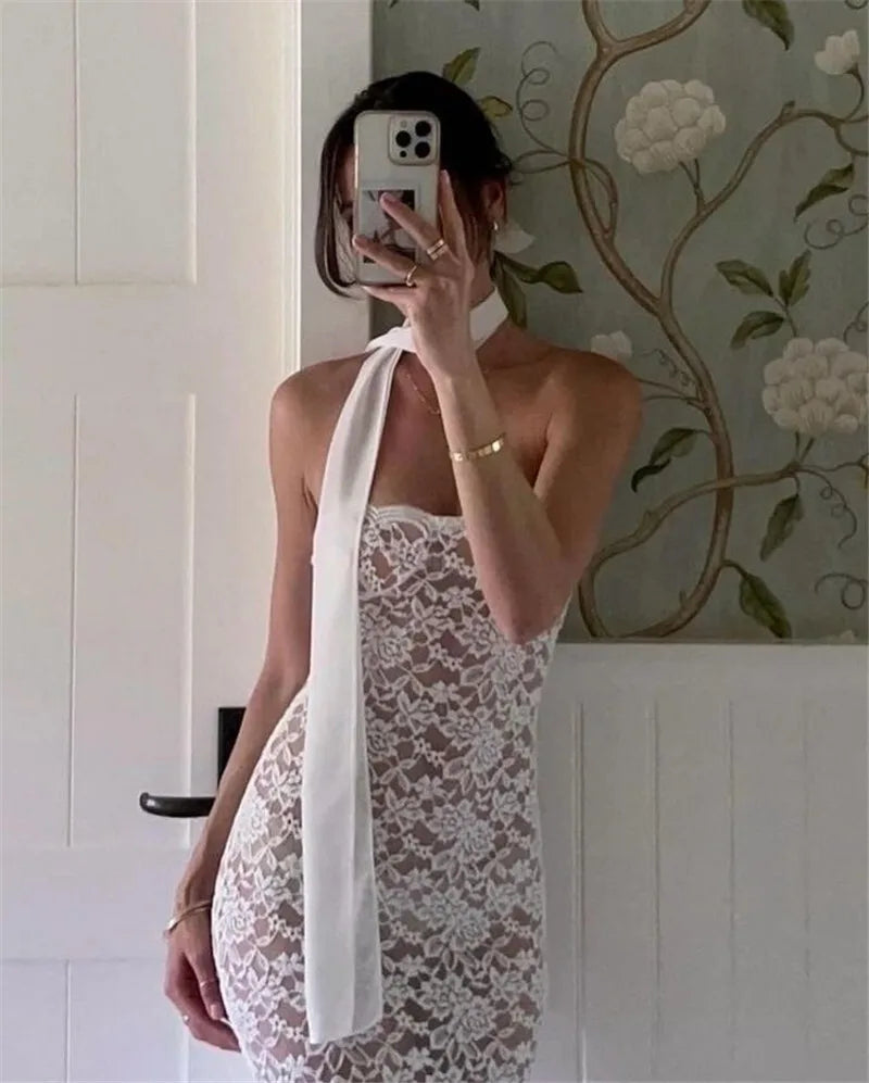 שמלת מקסי סטרפלס תחרה בעיטור צעיף תואם - MOON