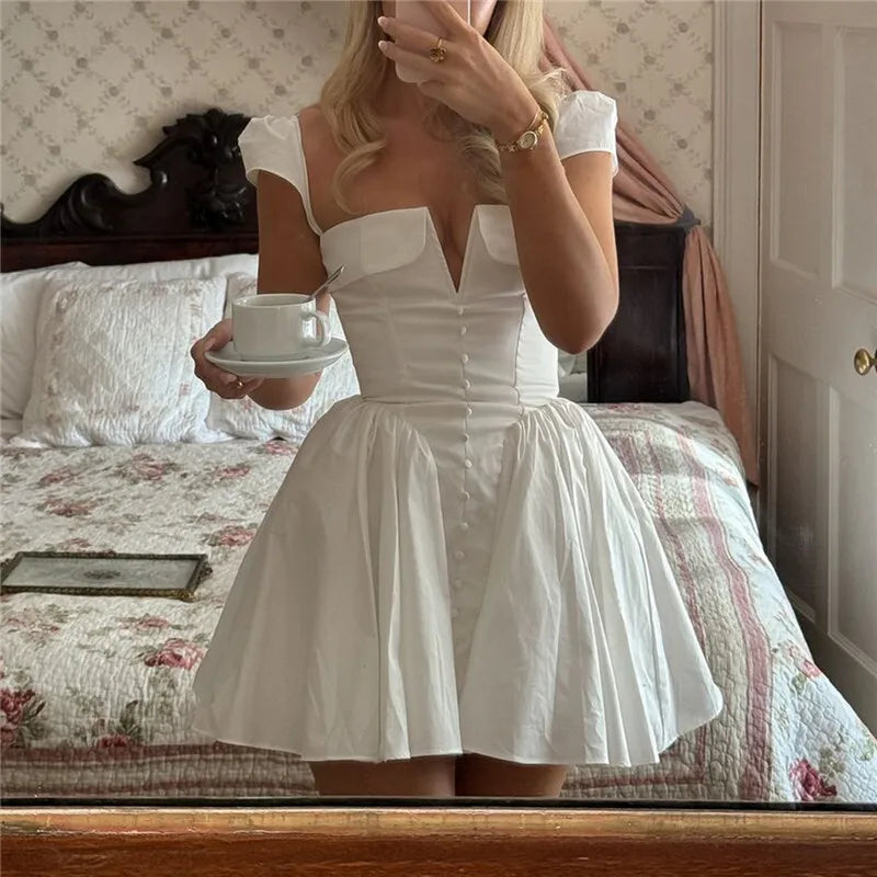 שמלת מיני בסגנון וינטג' כפרי בעיטור כפתורים וגב פתוח - הרמיוני