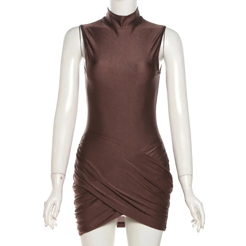 שמלת מיני צווארון גולף בד מבריק בעיצוב קרוס כיווצים - OR