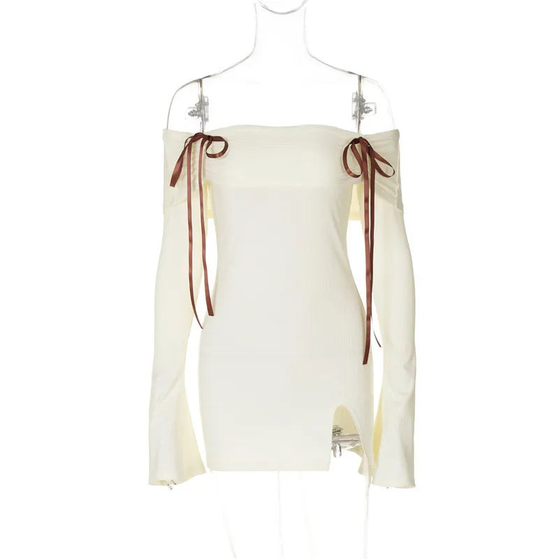 שמלת מיני סרוגה כתפיים חשופות בעיטור סרטי פפיון - יאנגה