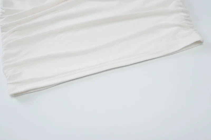 שמלת מיני בעיצוב קיפולים בעיטור צעיף - קאלה