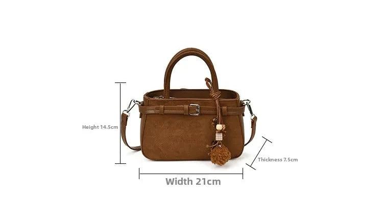 Suede bag with retro design + accessories