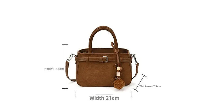 Suede bag with retro design + accessories