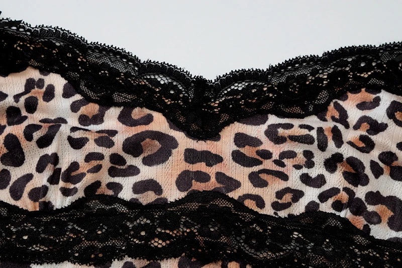 שמלת מיני מנומרת צמודה בעיטור תחרה - גוני