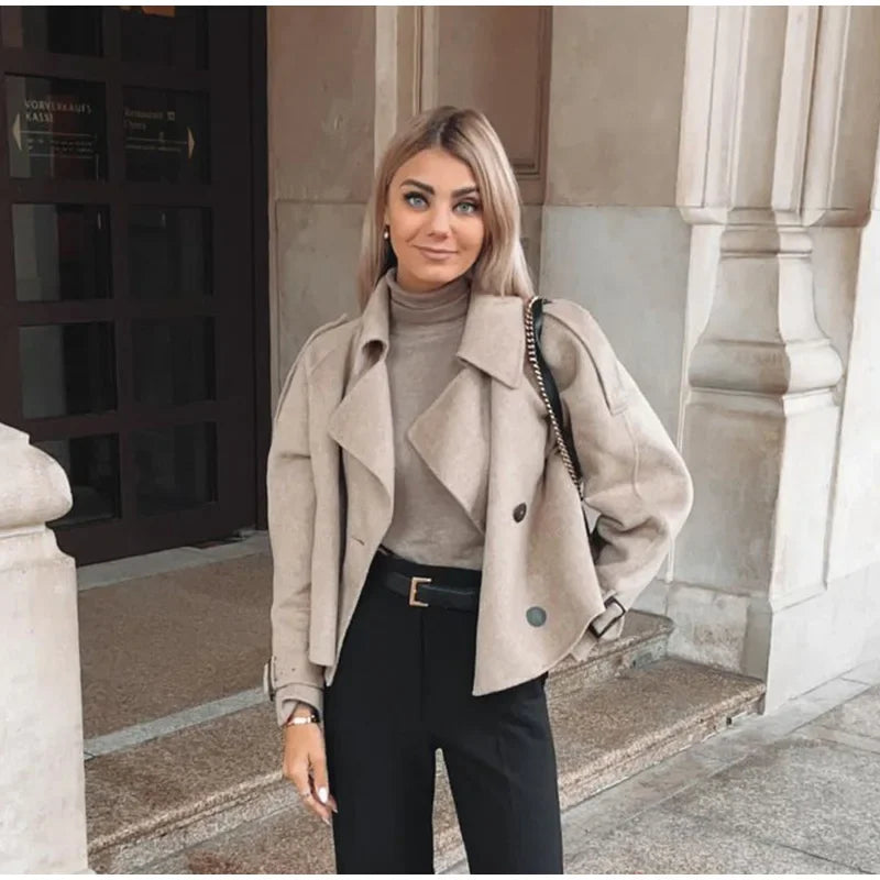 ג'קט צמר קצר בעיטור כפתורים - ג'יימס