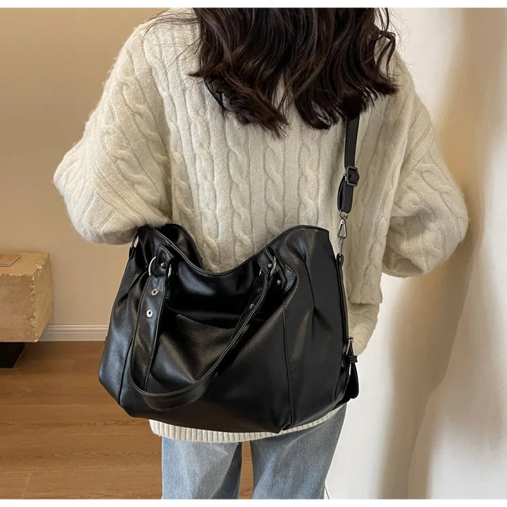 Retro design faux leather bag