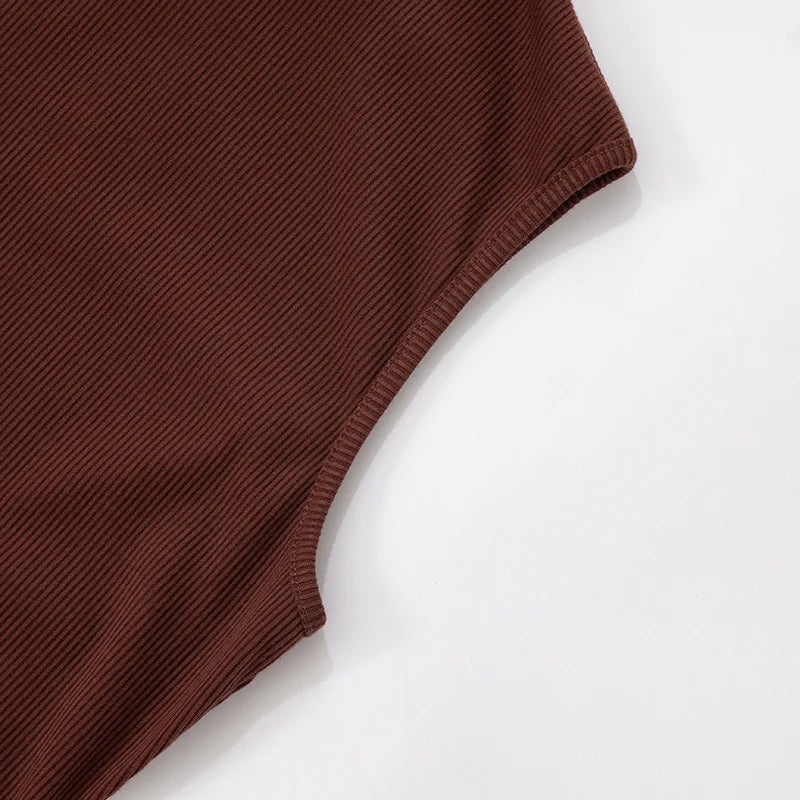 סט שני חלקים סרוג מכנסיים קצרים וחולצת גולף בעיצוב שסע - נארה