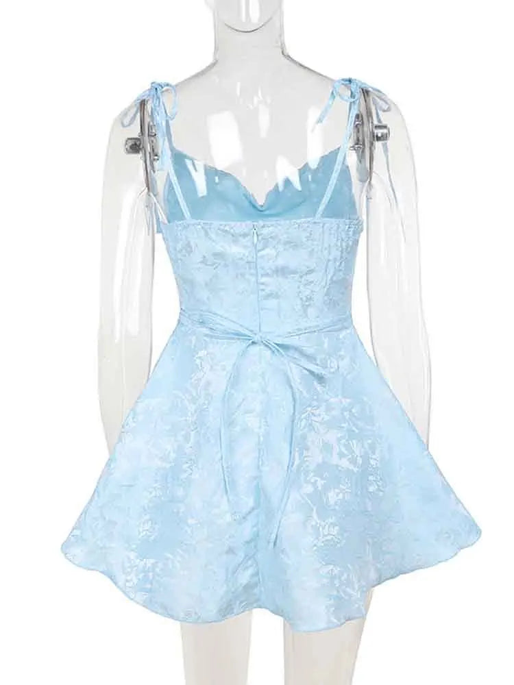 שמלת מיני בגזרת A קשירה בכתפיות בעיטור רקמת איורי פרחים - Marisol