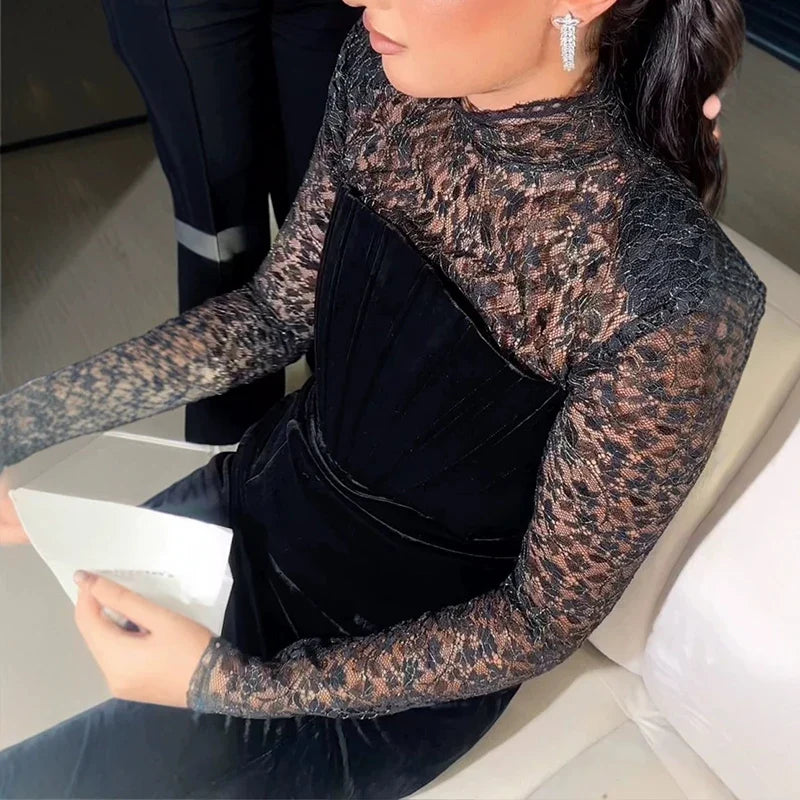 שמלת מקסי קטיפה בעיטור תחרה - Evangeline