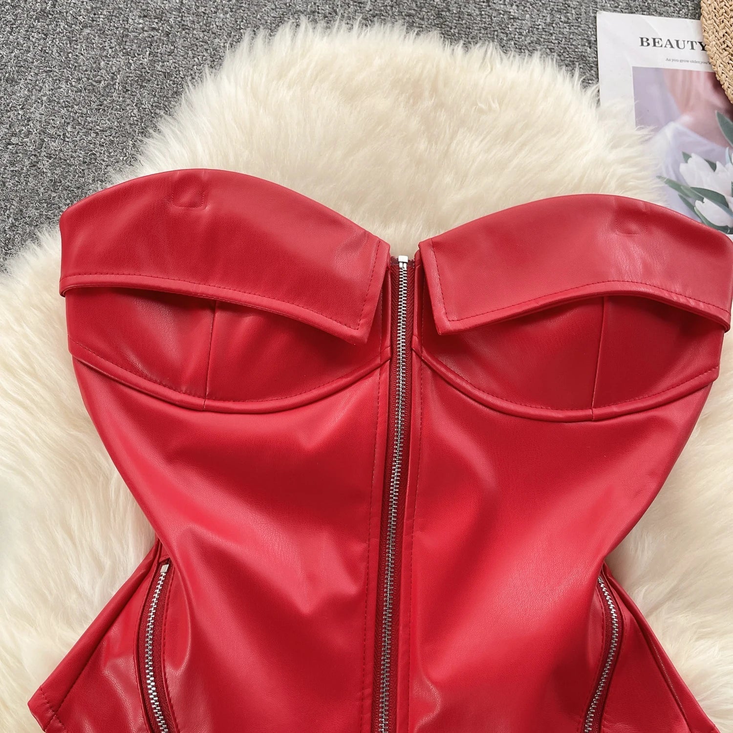 מחוך סטרפלס דמוי עור סגירת רוכסן קדמי - Carter